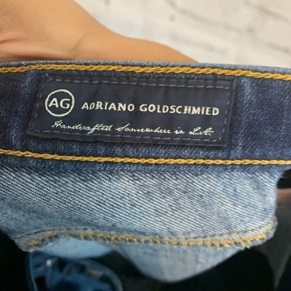 AG Adriano Goldschmied Dark Wash Straight Leg Size 28R